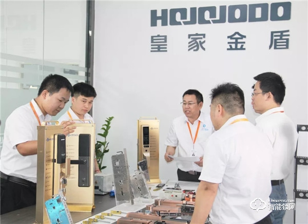 引爆千万级流量｜皇家金盾智能锁户外广告霸屏潮州市
